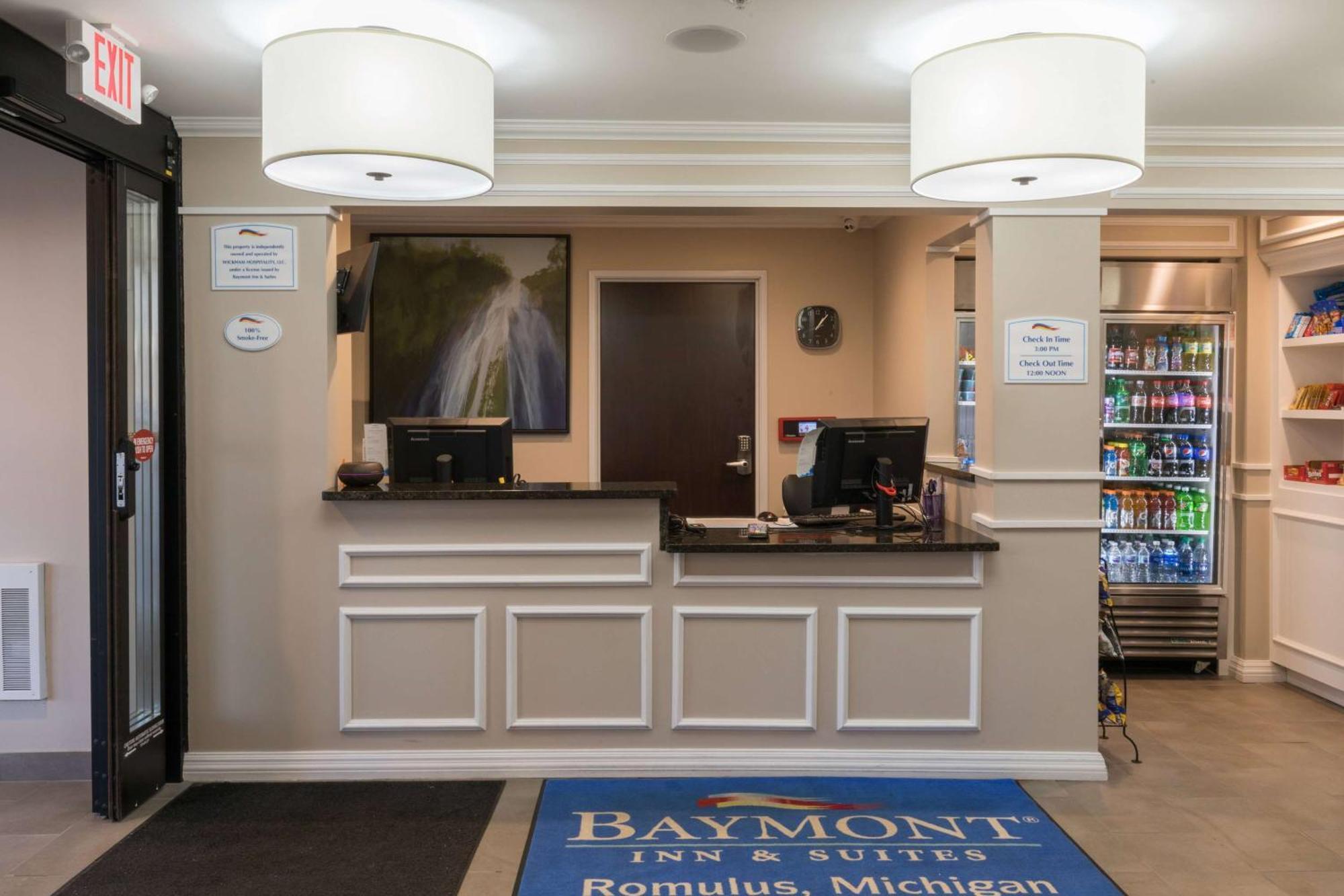 Baymont By Wyndham Detroit Airport/Romulus Hotell Exteriör bild